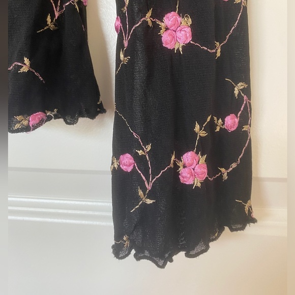 SOLD- Embroidered Vintage Milkmaid Blouse - Picture 2 of 4